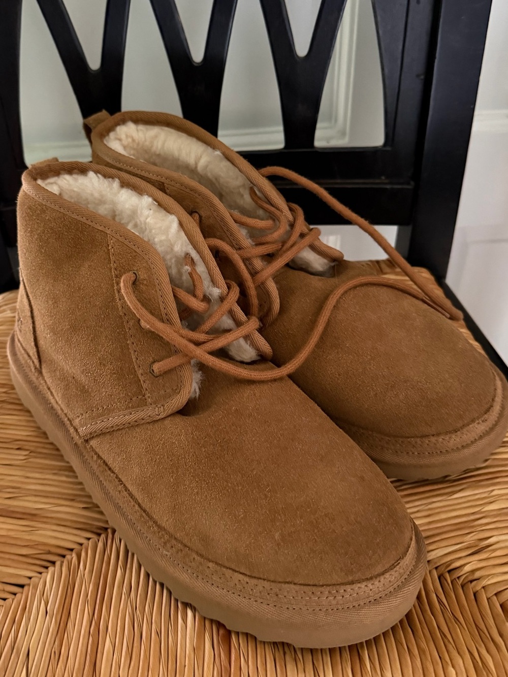 UGG Suede Chukka Boots in Chestnut size 38